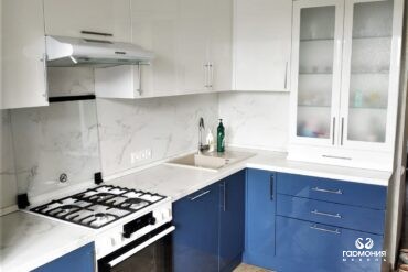 Кухня Квадро, белый и синий цвет